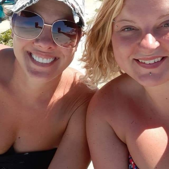 Meet your Posher, Dana - Picture 2 of 4